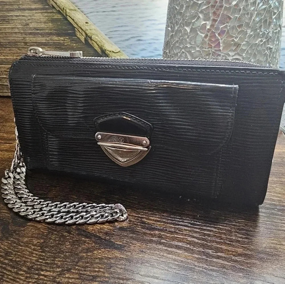 Louis Vuitton Electric Leather Clutch/Wristlet - Picture 1 of 16